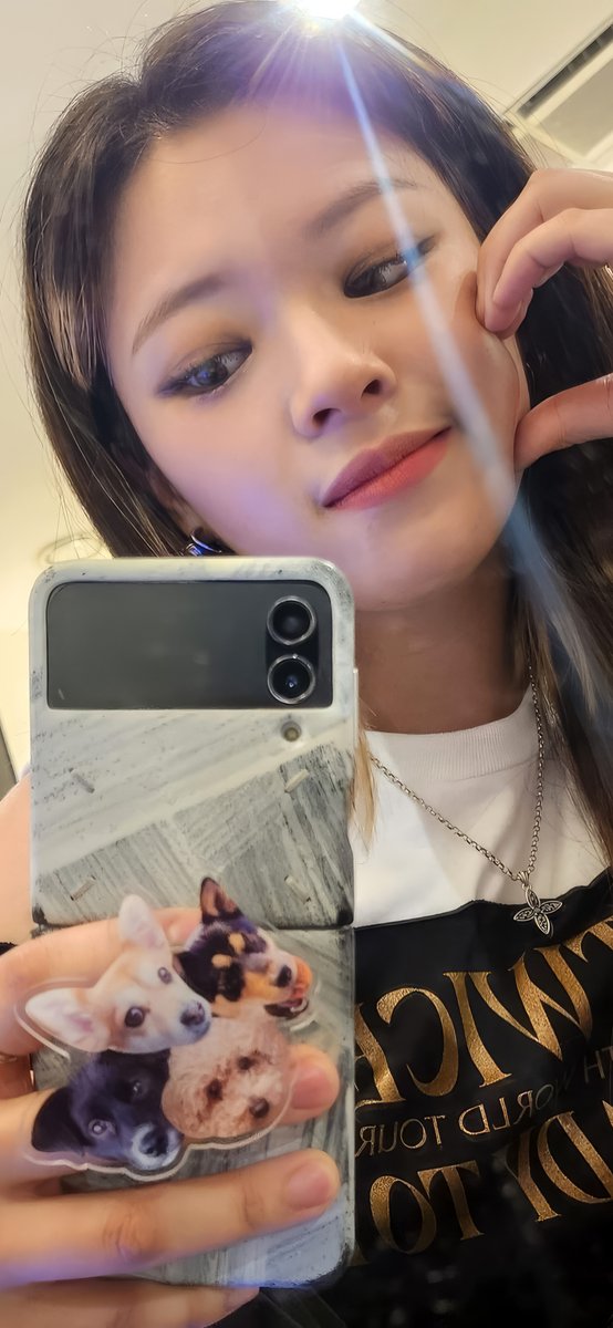 pogzilla1's tweet photo. #JEONGYEON #정연 https://t.co/JCj9JCbrW2