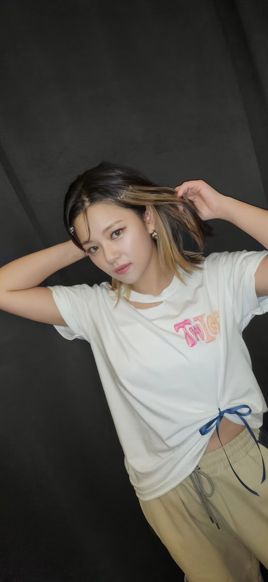 pogzilla1's tweet photo. #JEONGYEON #정연 https://t.co/JCj9JCbrW2