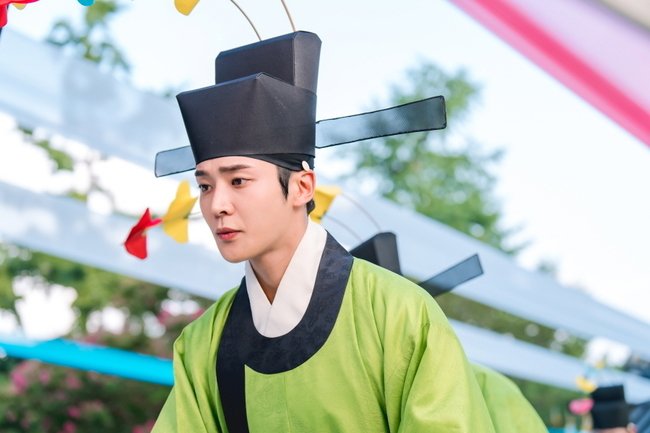 ROWOON SQUARE TH tweet media