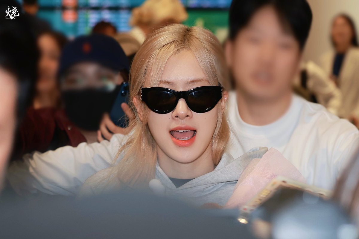 fever_211's tweet photo. 231002  ICN

#블랙핑크 #로제  
#BLACKPINK #ROSÉ https://t.co/Sb2TNHuuKA