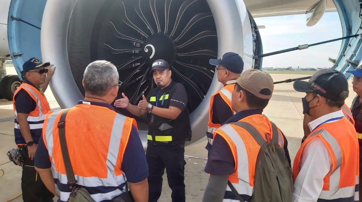dviation_group's tweet photo. Our highest appreciation to our customers across the Asia-Pacific region for continually trusting in us to train their crew. Here’s Mr. Froi imparting knowledge to this stellar crew in Cambodia!

#aviation #engineering #aircraft #aircraftmaintenance https://t.co/cClQvmLfCq