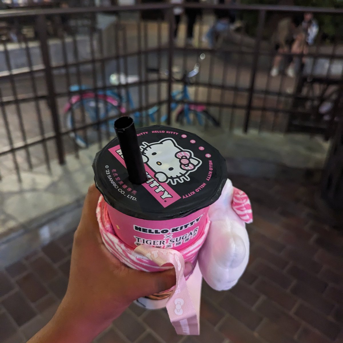 strwbbyluv's tweet photo. hello kitty boba 🧋💕(⁠｡⁠･⁠ω⁠･⁠｡⁠)⁠ﾉ⁠♡ https://t.co/cU81bTWUej
