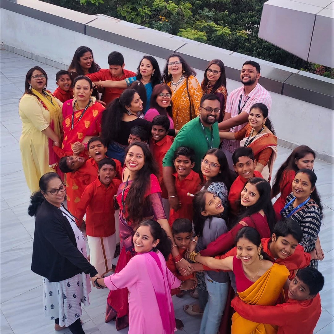 intouch__CX's tweet photo. We spread kindness and love during our Ganesha Chaturthi celebrations by hosting children from an orphanage, showing off traditional fashion, and enjoying delicious food ✨🎉

#IntouchCXIndia #IntouchCX https://t.co/WcPi0P4Fos