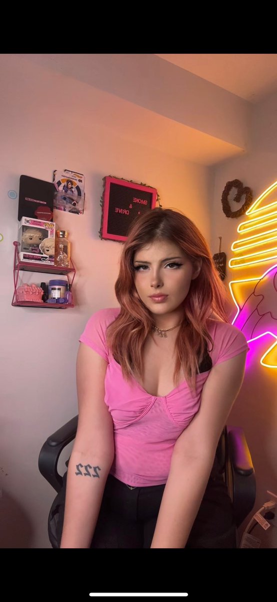 njcholee's tweet image. pretty in pink 🎀