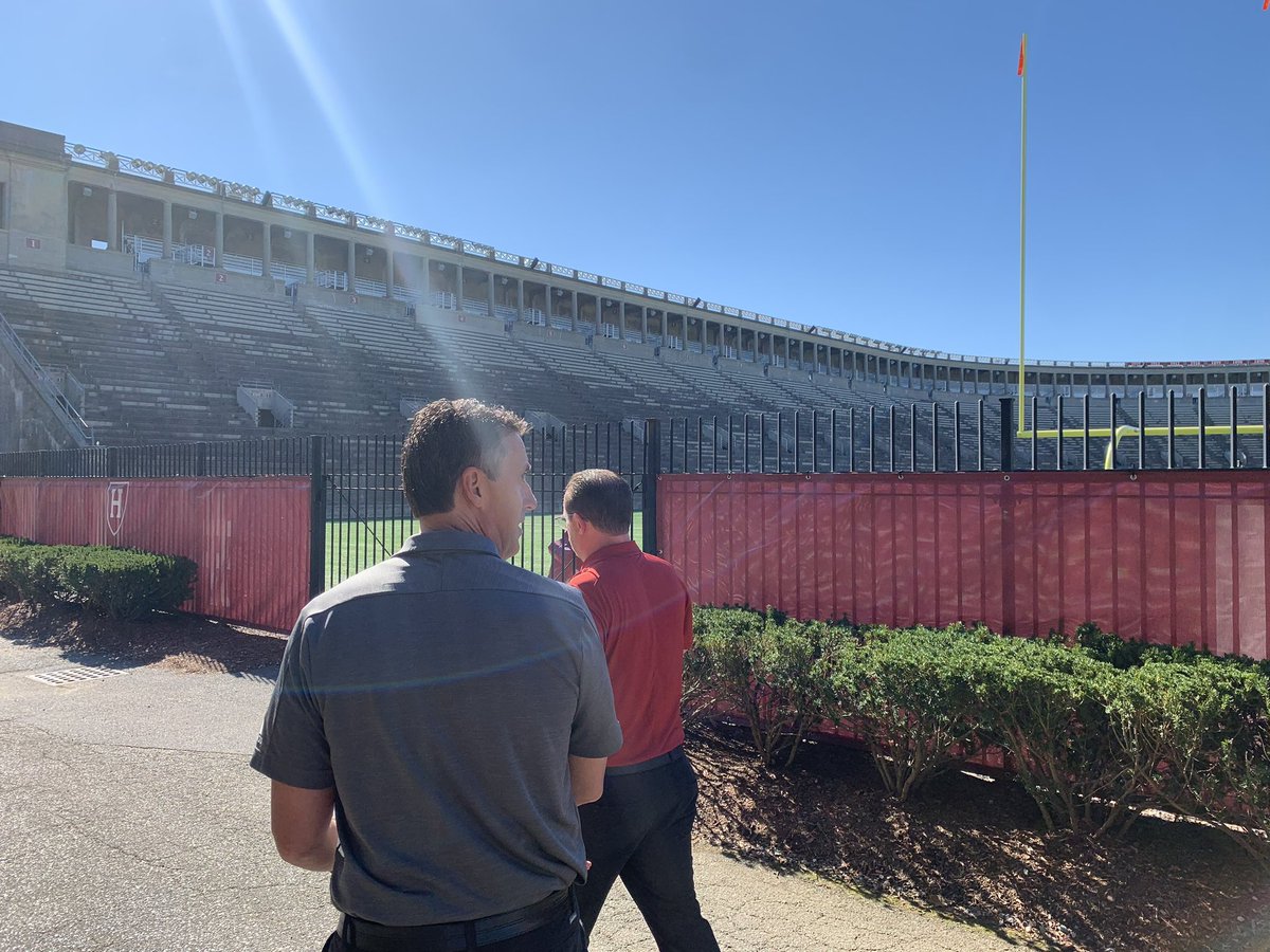 randyhollas's tweet photo. Coach Tom Earle visiting with coach MARC MANGIACOTTI about what makes Harvard track strong and vibrant! @twcasports @MarcMangiacotti @TomEarle8 #connectionsmatter https://t.co/nlKYPSMuOC