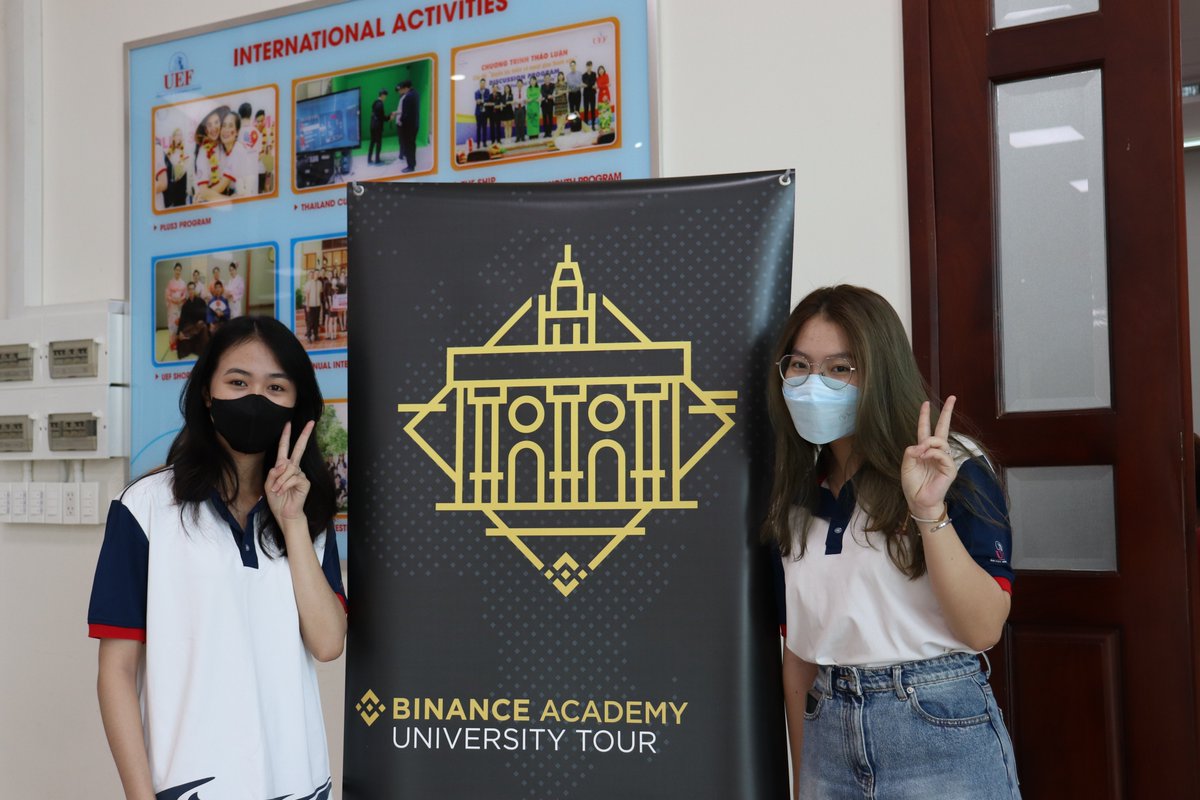 BinanceAcademy's tweet photo. Another successful workshop concluded with @binance_vietnam at UEF University in Vietnam, diving into the world of blockchain, Web3, and the metaverse with over 150 enthusiastic participants.

Huge thanks to all our eager learners! 🙌 https://t.co/5859j0Olhn