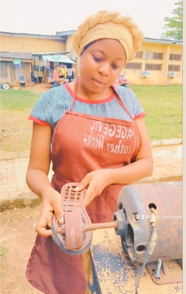 Celeb_Shoemaker's tweet photo. The least you can do for me right now is to retweet, I make nice footwears at affordable rate. My customers may be on your TL.
Currently in Lagos Nigeria.
Delivery Nationwide

Tinubu Erica Ceec LGBTQ #Percy https://t.co/mpSANzw5GX