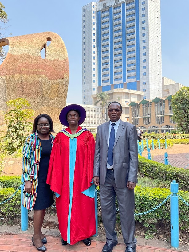 ambuko's tweet photo. Congrats Dr. Esther Mujuka, my latest PhD graduate @uonbi. Thesis title 'Potential Economic Impact and Willingness to Pay for Postharvest Technologies and Their Value-Added Products among Mango Producers and Consumers in Kenya' #postharvest #Yieldwise @RockefellerFdn @JohnieMburu https://t.co/4ayH9tbXvX