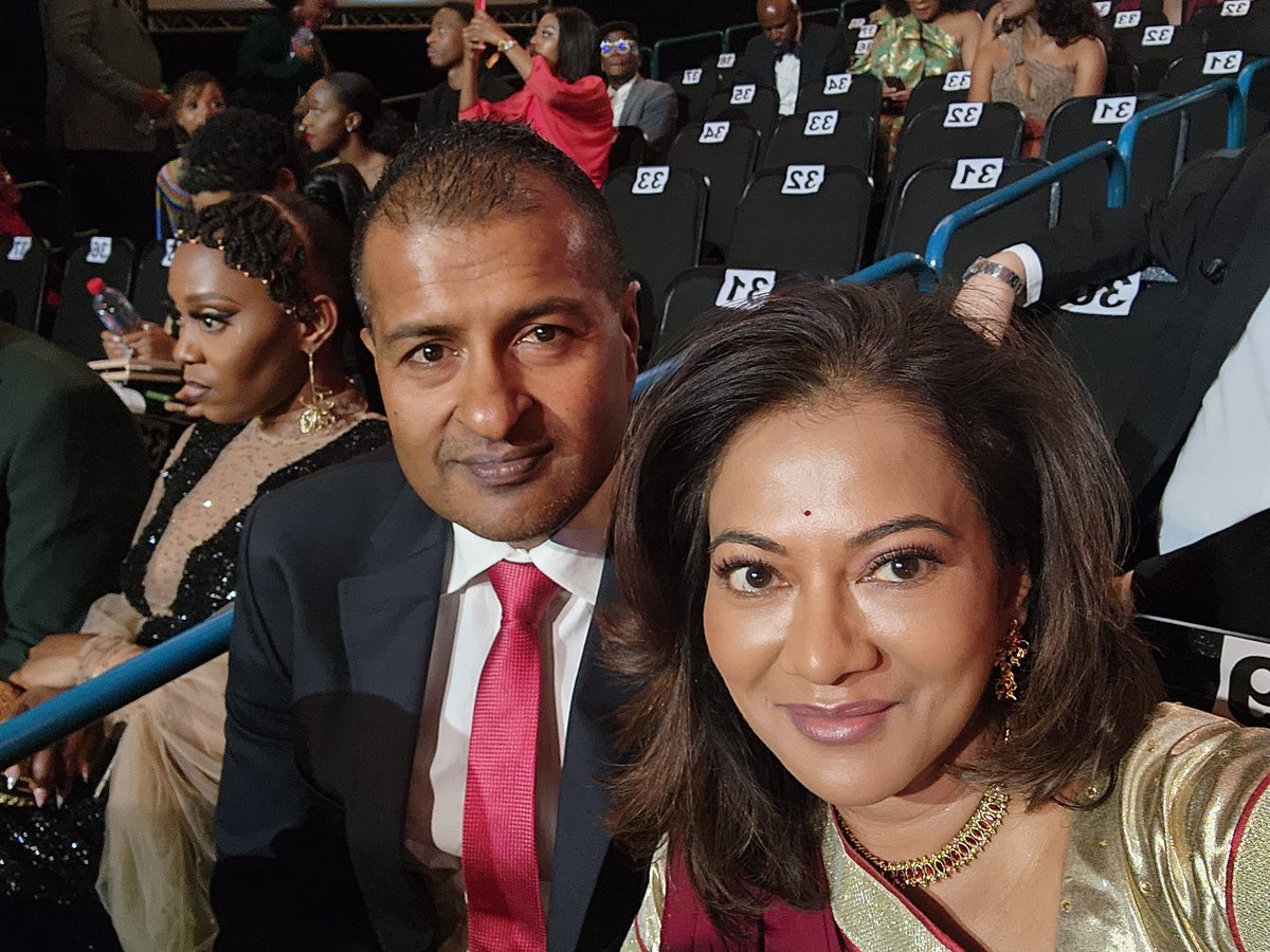 Devi_HQ's tweet photo. #SAFTAS17
We honored my friend @DerekWatts with a #LifeTimeAchieverAward
#KirstyWatts accepted on behalf of Belinda and Ty.
Mixed emotions.
Thank you @SAFTAs_1 for acknowledging Big D.
@carteblanchetv https://t.co/jXn7EjzOWy