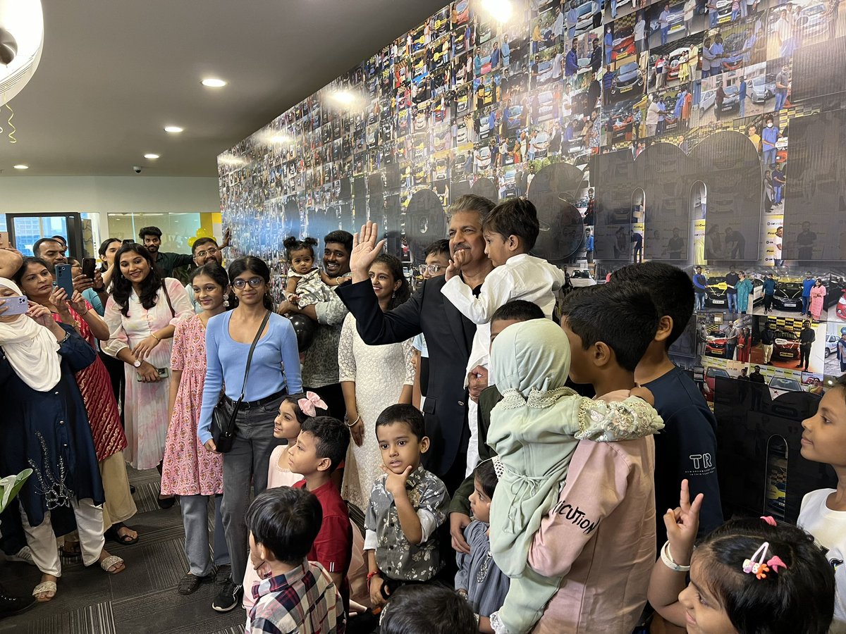 ashutosh9315's tweet photo. Oct 2nd is Mahindra Group’s Founders’ Day, and it was our privilege to welcome the one and only @anandmahindra as the Chief Guest on this occasion! His infectious optimism, disarming wit &amp; charismatic presence made the day memorable! What a day it was!! https://t.co/nnTQZdbDyS