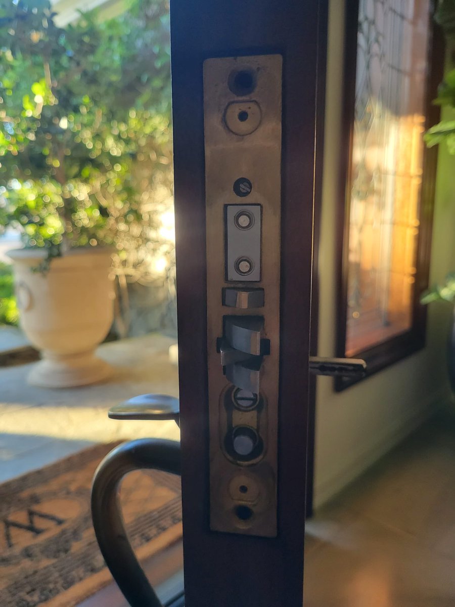 CoastalLocksmit's tweet photo. Just upgraded a client’s home security with a fresh lock change! 🏠 Remember, safety first.
Need a locksmith you can trust? Call us today! 949-900-9015✅
#locksmith #SecureHome #locksmithservices #orangecounty #oclockdmiyh #locksmithnearme #mobilelocksmith #locallocksmith https://t.co/hdXxrXf73m