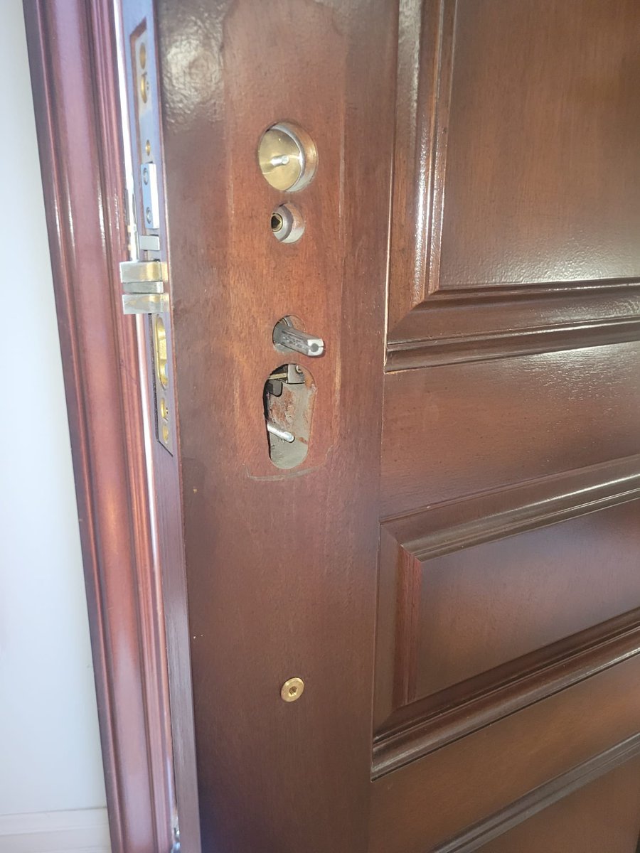 CoastalLocksmit's tweet photo. Just upgraded a client’s home security with a fresh lock change! 🏠 Remember, safety first.
Need a locksmith you can trust? Call us today! 949-900-9015✅
#locksmith #SecureHome #locksmithservices #orangecounty #oclockdmiyh #locksmithnearme #mobilelocksmith #locallocksmith https://t.co/hdXxrXf73m