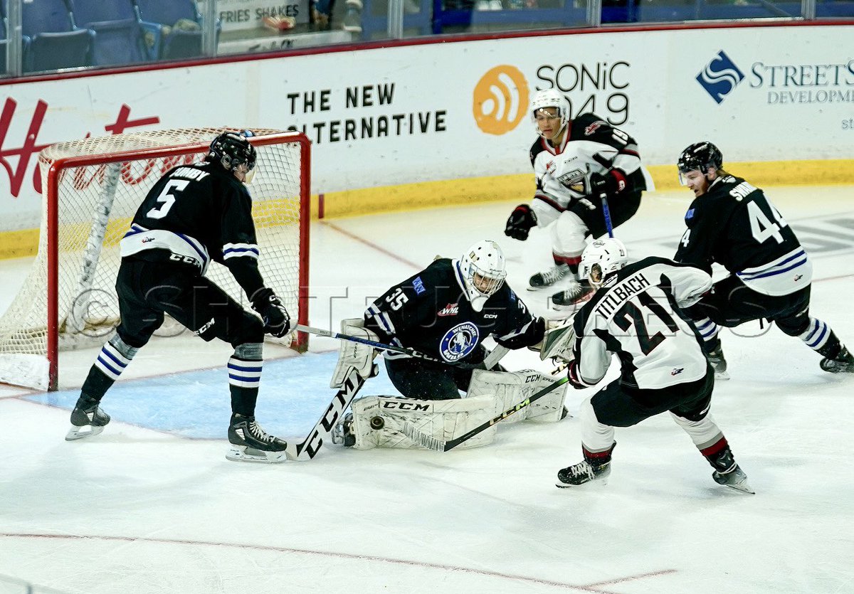 shotbug's tweet image. Vancouver Giants take a 6-2 win over Wenatchee Wild in Langley, Oct 1, 2023. Photo: Wes Shaw/ Shotbug Press. @WHLGiants @shotbug @WesleyAllenShaw More photos at press.shotbug.com/p524582386