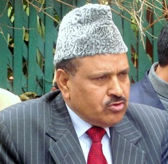 RisingKashmir's tweet photo. #Vakil seeks #economicpackage, waiving off #KCCloans for #fruitgrowers
@JKPC_ @_GaniVakil
https://t.co/4xyxiPsB8O https://t.co/2GXLXuus4b
