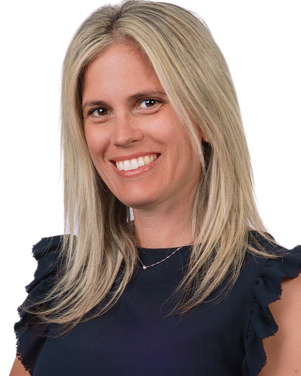 ADE 2023
Institute portrait photo 📷
I’m so happy 😃🤩
#ADE2023