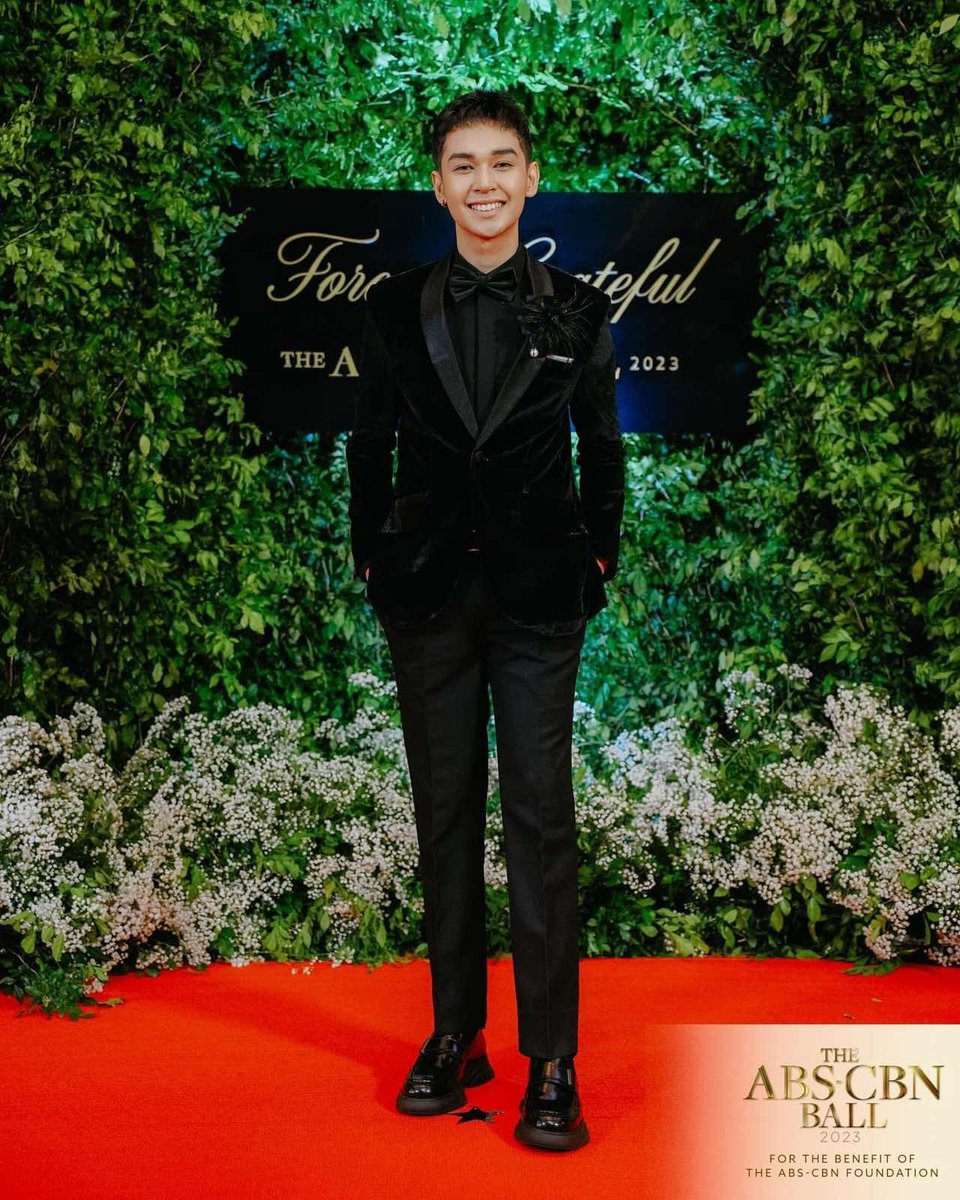 PolarisABSCBN's tweet image. REIVEN UMALI ✨

WATCH THE #ABSCBNBallRedCarpet2023 here: 
youtu.be/9sVU5dwcFz4


#ABSCBNBall2023
#ABSCBNBall2023Moments
