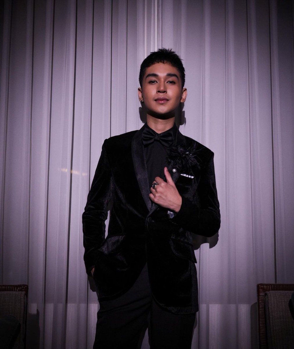 PolarisABSCBN's tweet image. REIVEN UMALI ✨

WATCH THE #ABSCBNBallRedCarpet2023 here: 
youtu.be/9sVU5dwcFz4


#ABSCBNBall2023
#ABSCBNBall2023Moments