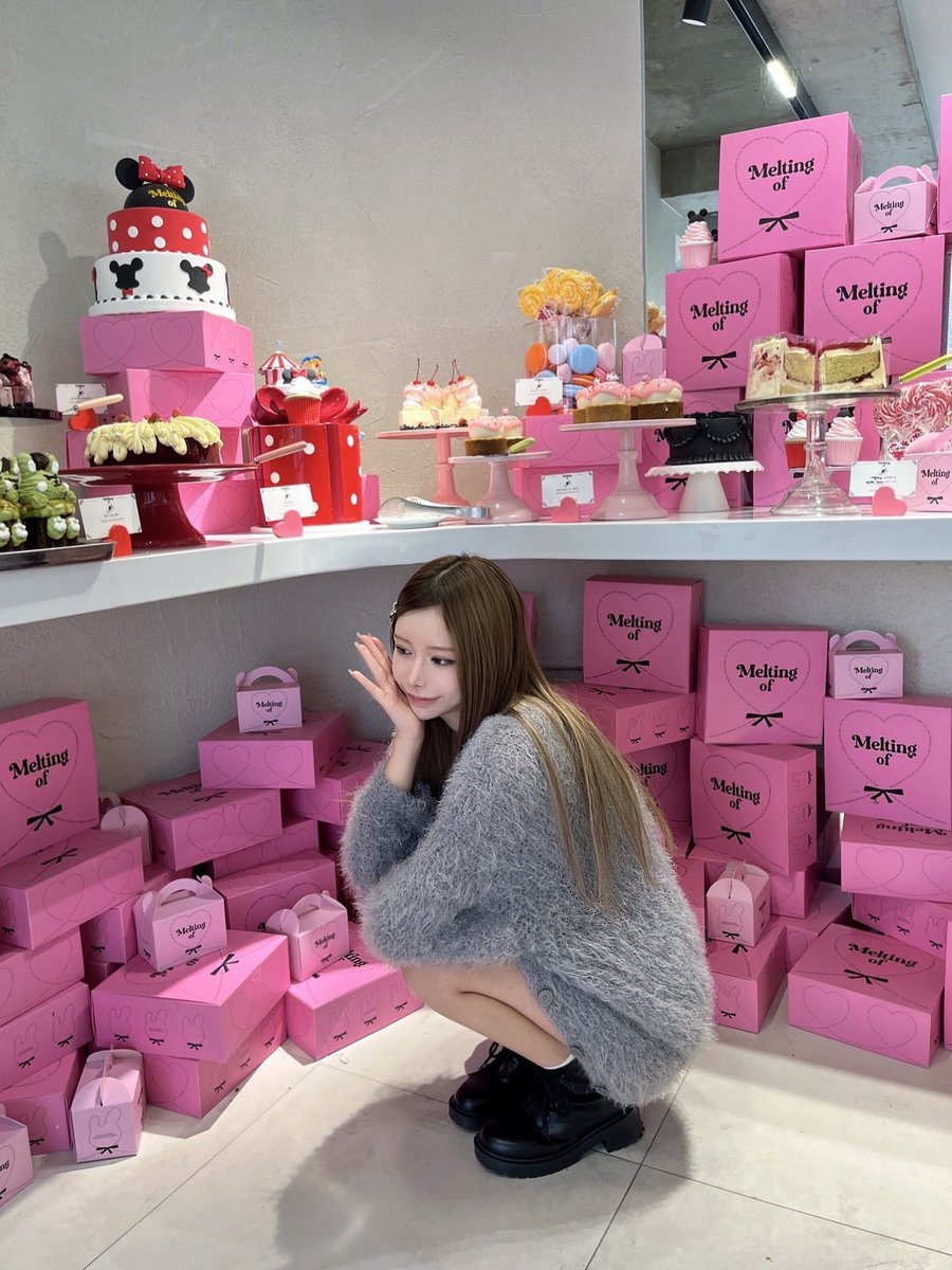 pinkyniniy's tweet photo. 韓国のかわいいカフェに連れて行ってもらいました https://t.co/szSnXcGM9q