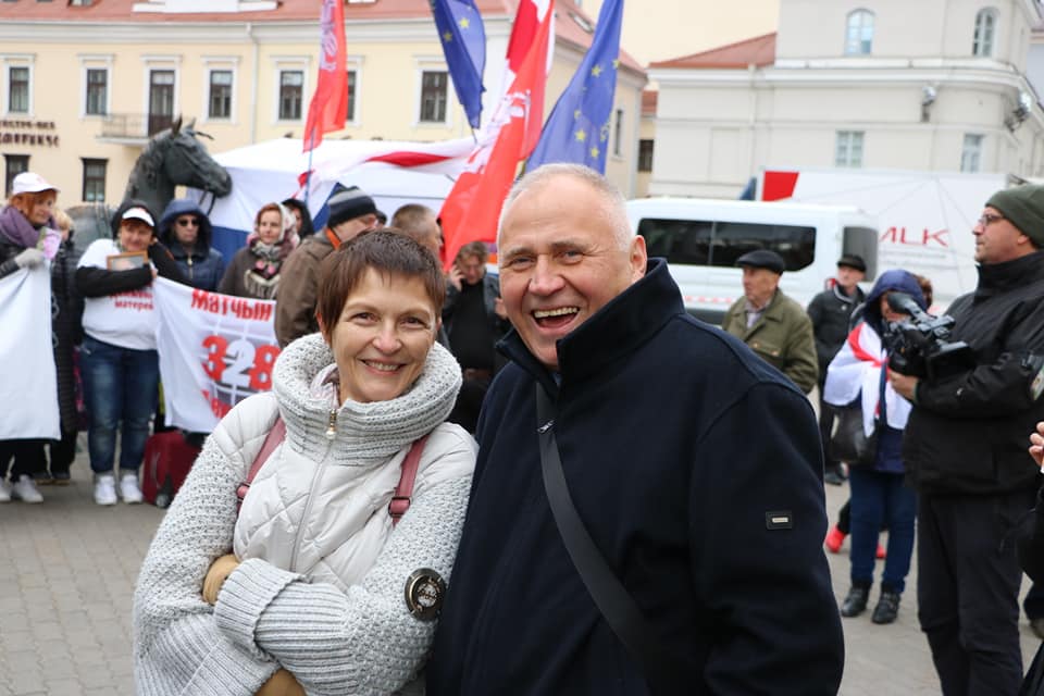 BelDiasporaAT's tweet photo. ⚡️Seit 232 Tagen, fast 8 Mon. gibt es keine Info mehr ü. den Verbleib & das Wohlergehen des politischen Gefangenen Mikalai #Statkevich.
Lt. seiner Frau Marina Adamovich dürfen weder sie noch sein Anwalt Mikalai in Haft sehen.
Politiker Statkevich wurde zu 14J. Haft verurteilt. https://t.co/lLMk2qL0w3