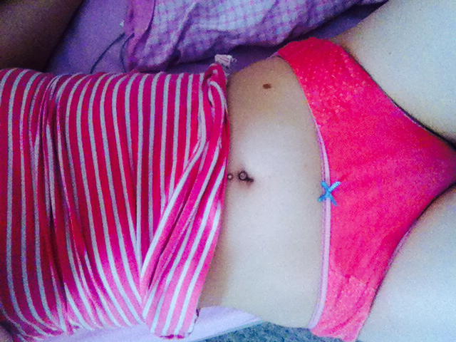 MarthaStep49789's tweet photo. Plump Booty Selfie 💕 
chat me now 
https://t.co/D1l2HeFM7L https://t.co/U6T3Fnf1XR