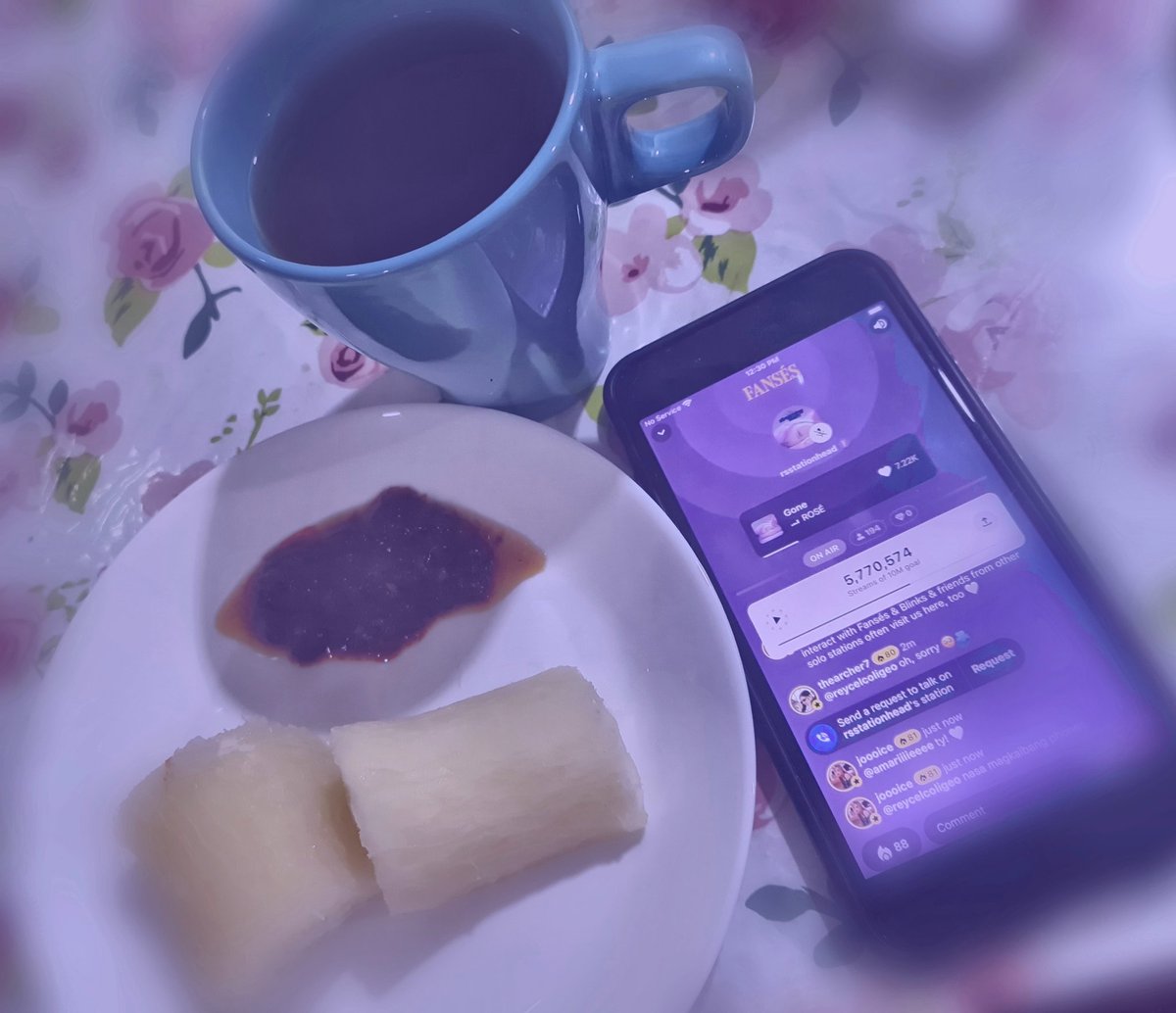 muse312vanilla's tweet photo. Brunch time 😅
#strawberrytea #cassavasteam #RSSH https://t.co/59JRN0lBPM