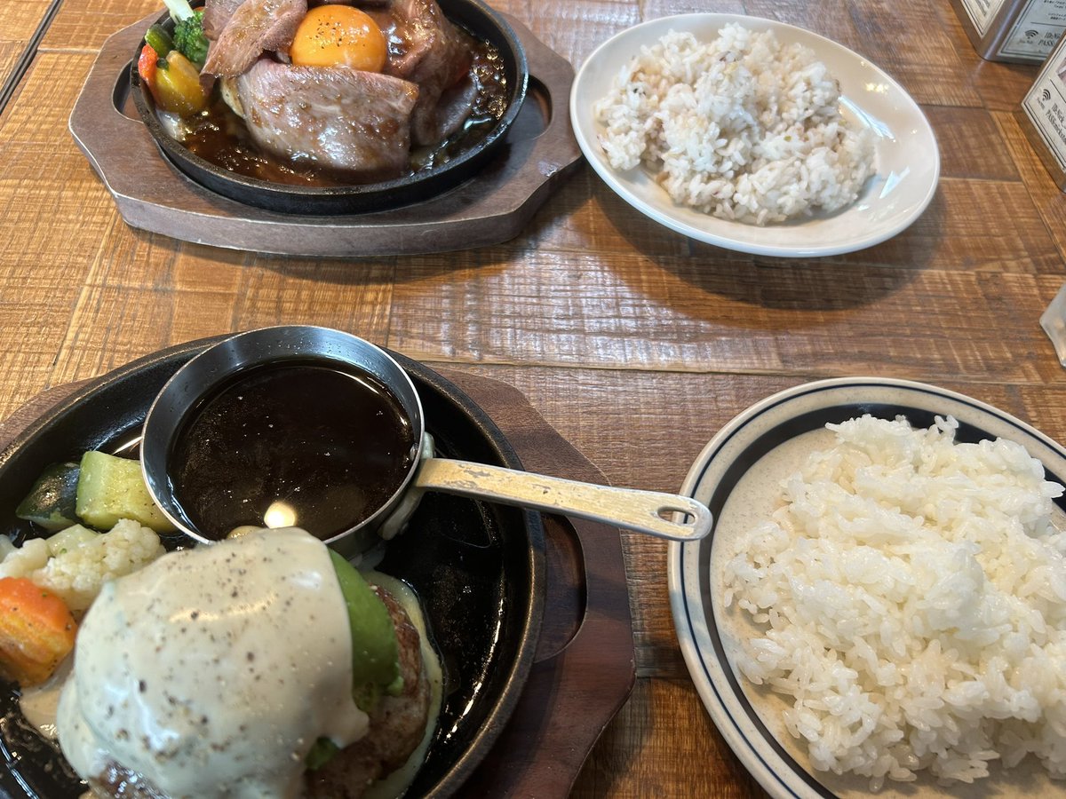 nami85730's tweet photo. 娘と久しぶりにランチ🍽️
アボカドハンバーグ美味しかった🥑 https://t.co/AQDkgDPFZK