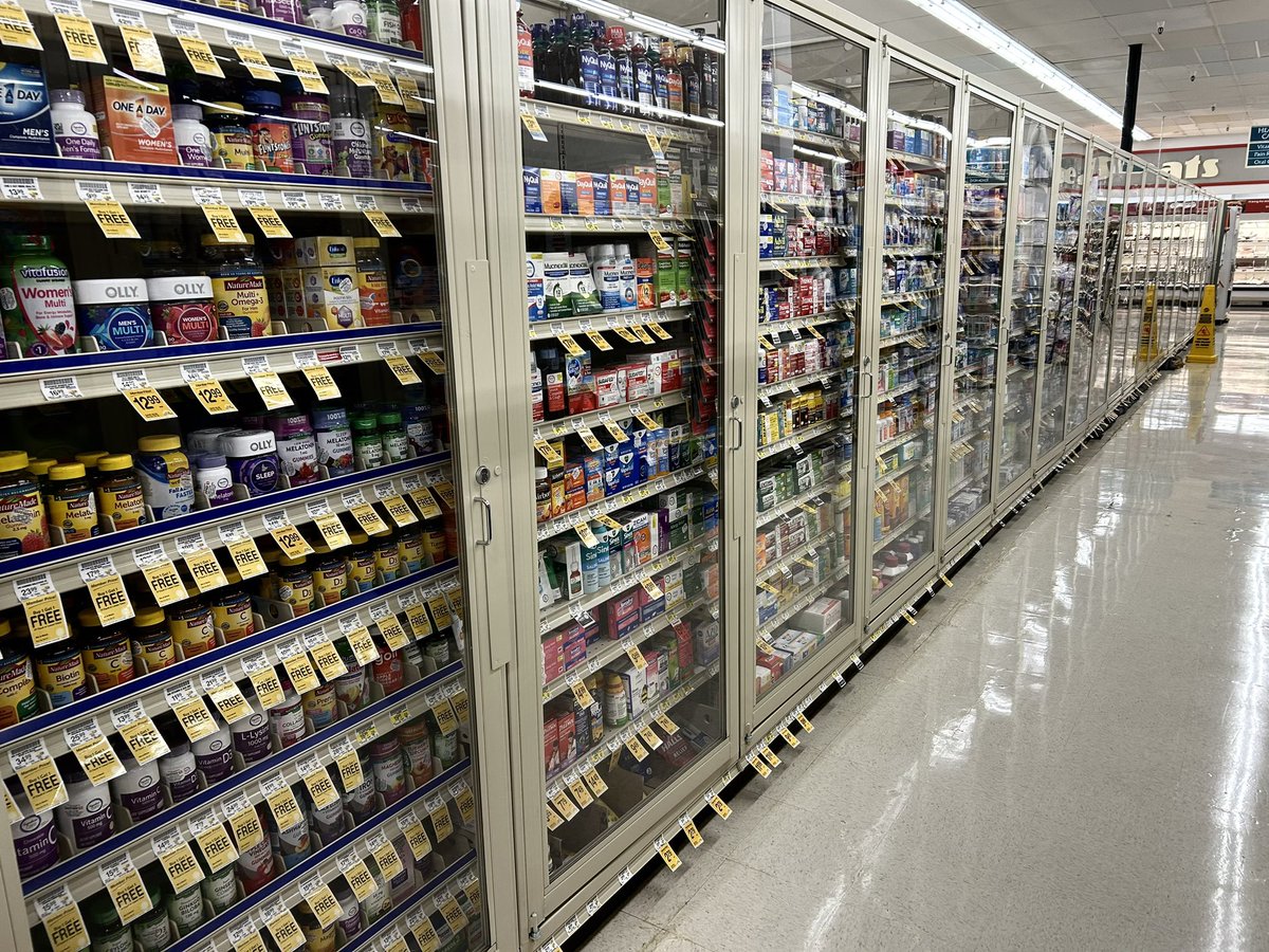 Amy Larson tweet media