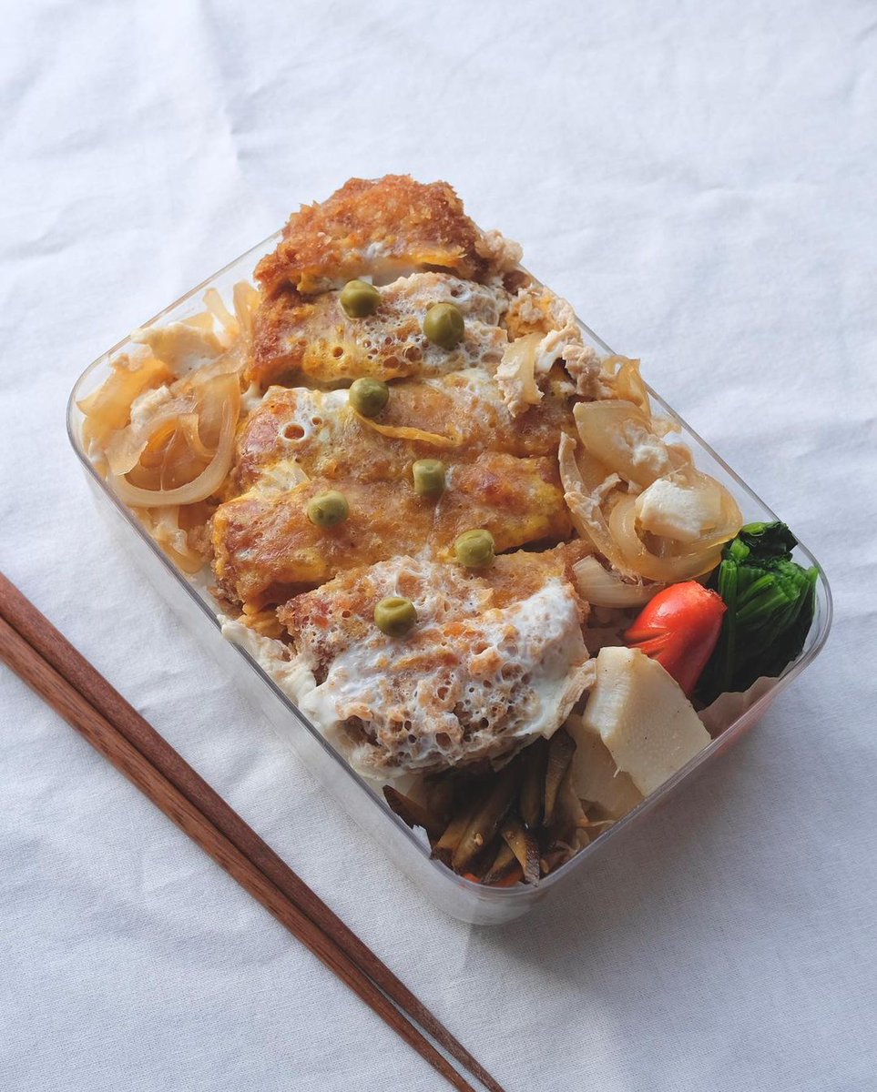 かつ丼
・ほうれん草おひたし
・赤ウィンナーソテー
・筍ソテー
・金平牛蒡

#料理女子 #自炊
#おうちごはん 
#お弁当 #弁当 #タッパー弁当
#おうちごはんlover
#日本 #キャンプ
#料理好きな人と繋がりたい