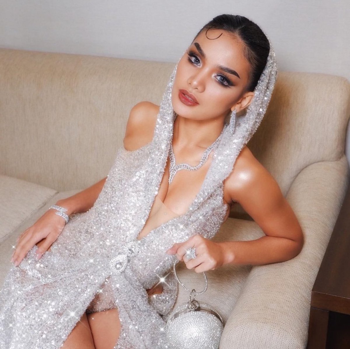 PolarisABSCBN's tweet image. CIANNE DOMINGUEZ ✨

WATCH THE #ABSCBNBallRedCarpet2023 here: 
youtu.be/9sVU5dwcFz4


#ABSCBNBall2023
#ABSCBNBall2023Moments