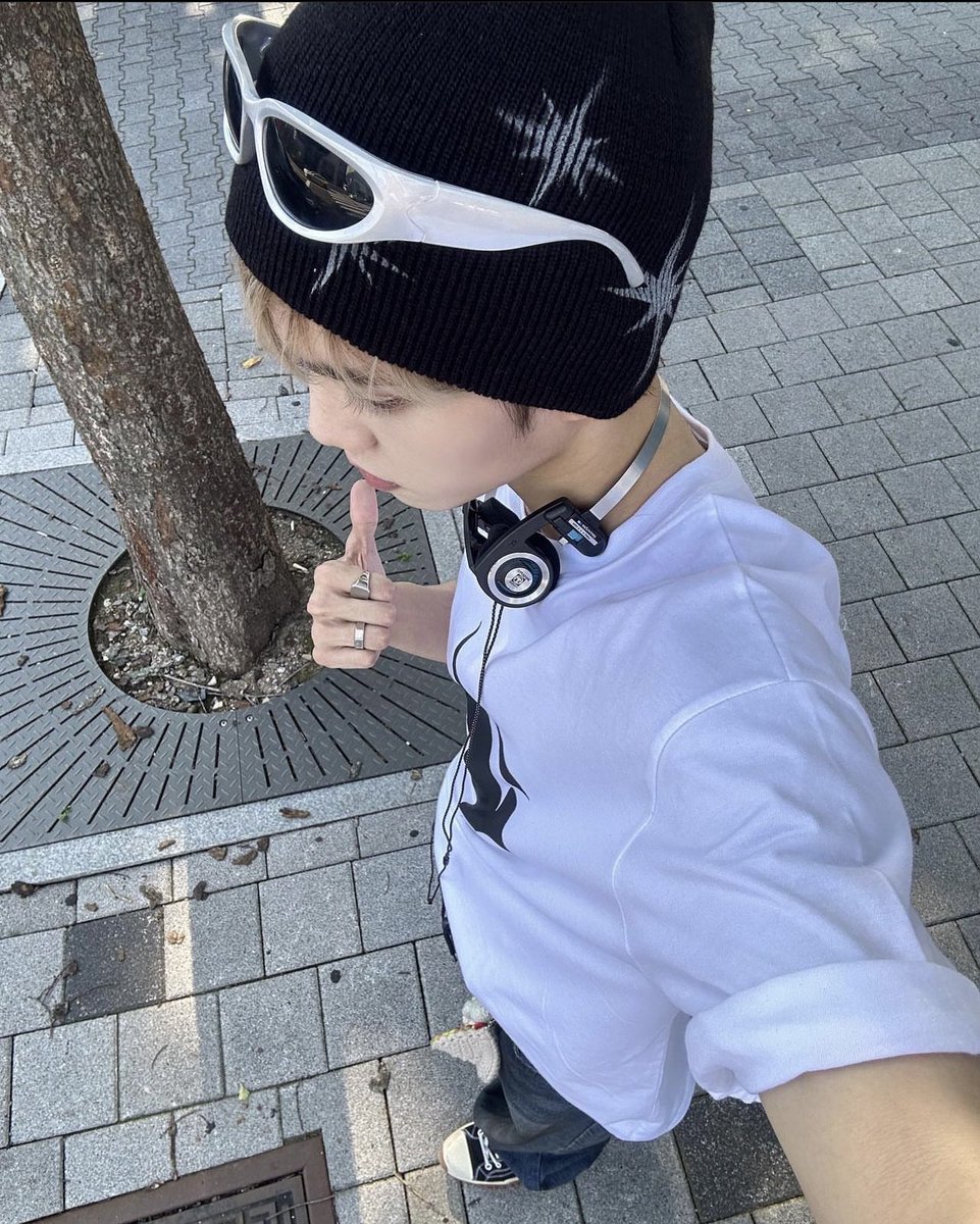 jomaripics's tweet photo. [📷] 231003 #newid_jom IG update

“ ¯\_(ツ)_/¯ “ https://t.co/29lqCu4VsL