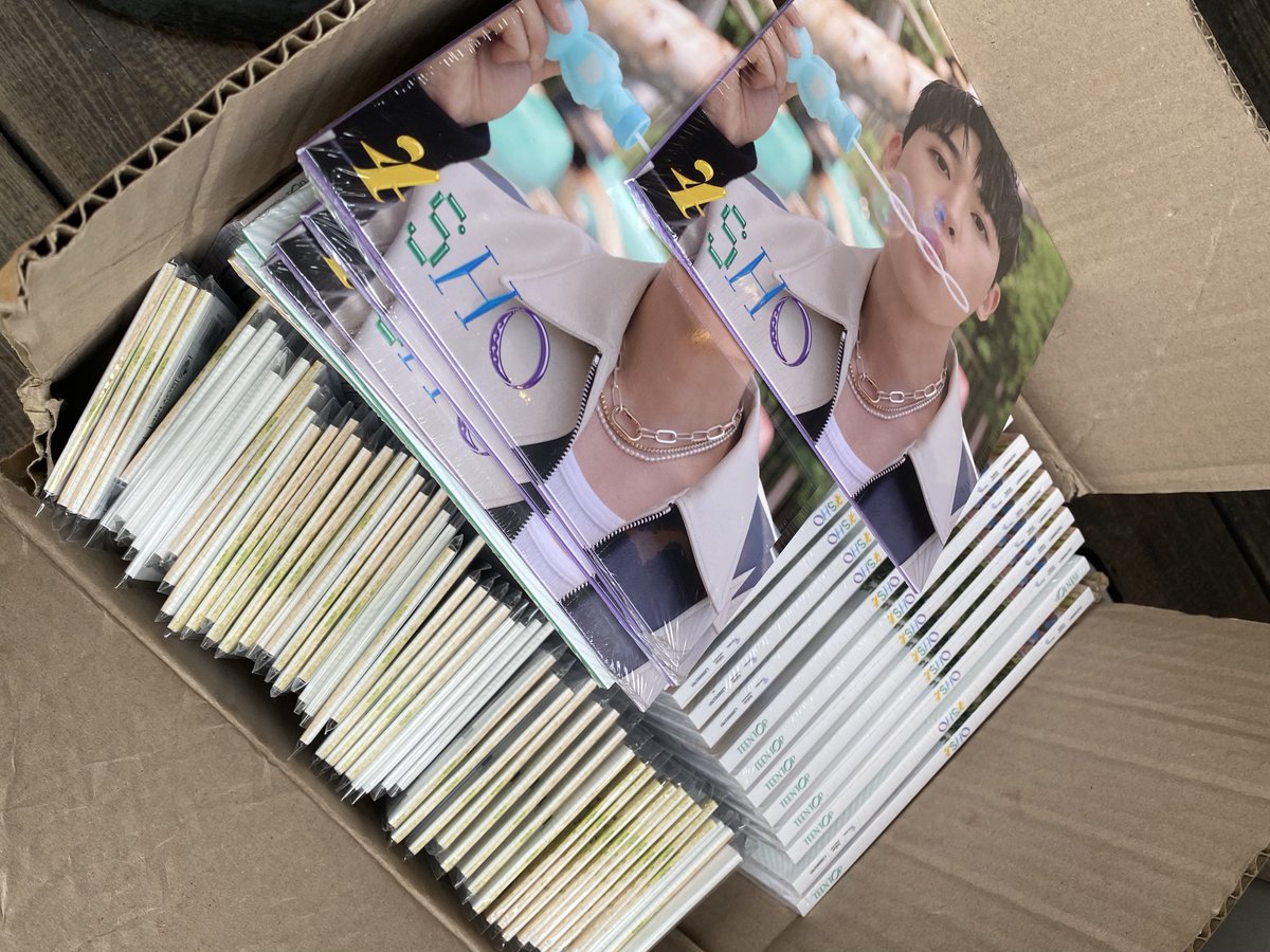 9857086cjh's tweet image. 차니 생카에서 앨범 나눔합니다 #틴탑 #휙