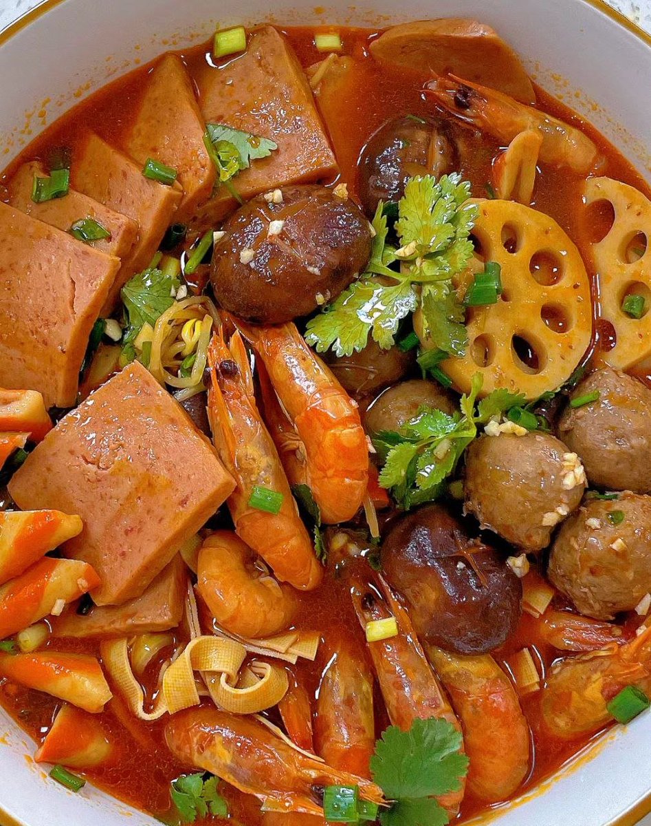 nutalapi's tweet image. Put your bad mood in a hot pot and wash it off, and your life will suddenly become more interesting🤣🤣🤣🤣