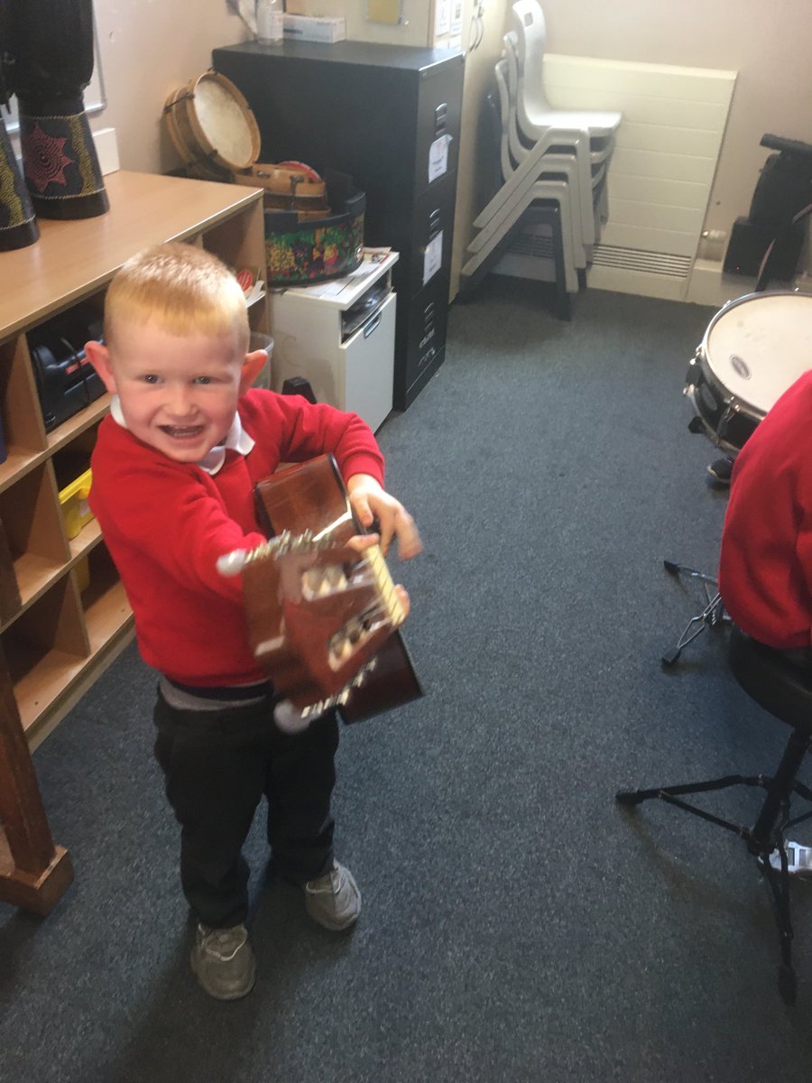 mrsmcateeDPS's tweet photo. ⁦@DrumparkRobins⁩ had so much fun exploring the real instruments in the music base. We like loud! ⁦@drumparkprimary⁩ https://t.co/NaufYy6e7W