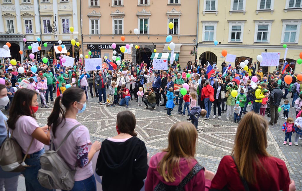 SlovenskiSolar's tweet photo. (ABILO) Pridite na Pohod za življenje: V soboto ob 9.30 na Prešernovem trgu! #zaživljenje  https://t.co/t3gzo1bkER via @SlovenskiSolar https://t.co/UjSuJ0QLKq