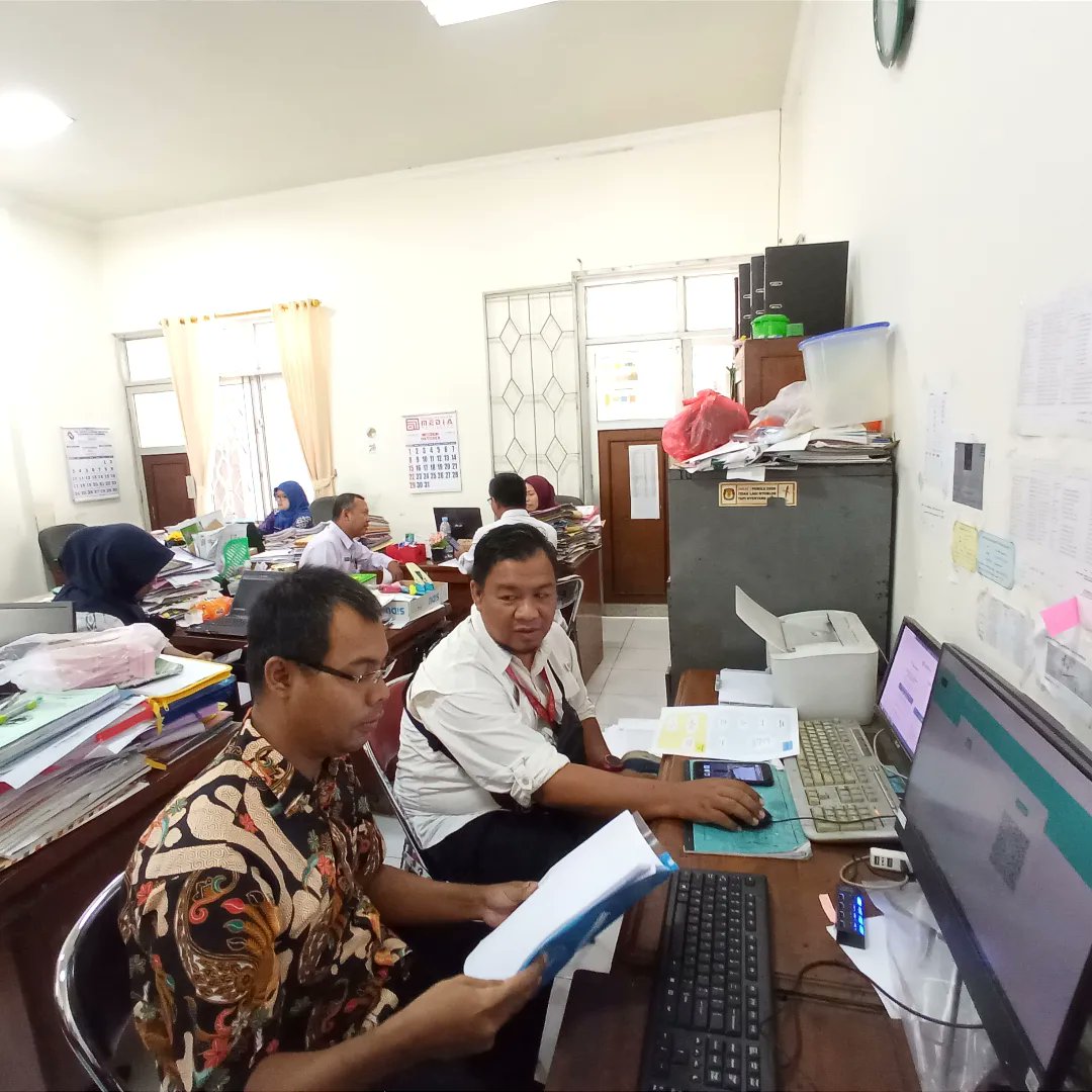 Pendamping Koperasi Kabupaten Kendal mendampingi KPRI Hikmah dalam pengisian Self Declare (Pernyataan Mandiri) sesuai SE Deputi Perkoperasian no 7 thn 2023.