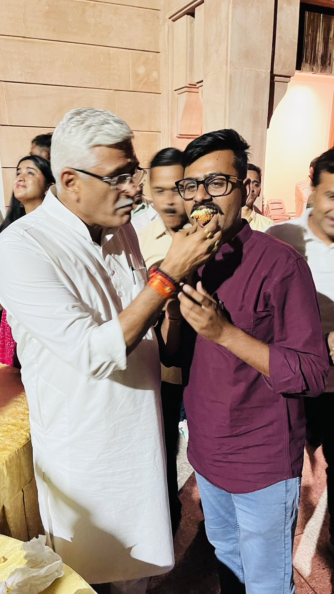 ManishS844086's tweet photo. केंद्रीय जल शक्ति मंत्री,जोधपुर सांसद श्री गजेन्द्र सिंह शेखावत जी को उनके जन्मदिवस के शुभ अवसर पर अनंत शुभकामनाएं देता हूं। मैं ईश्वर से आपके दीर्घायु जीवन और उत्तम स्वास्थ्य की प्रार्थना करता हूं।
@gssjodhpur https://t.co/ROSbImSQBr