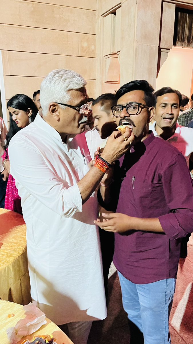 ManishS844086's tweet photo. केंद्रीय जल शक्ति मंत्री,जोधपुर सांसद श्री गजेन्द्र सिंह शेखावत जी को उनके जन्मदिवस के शुभ अवसर पर अनंत शुभकामनाएं देता हूं। मैं ईश्वर से आपके दीर्घायु जीवन और उत्तम स्वास्थ्य की प्रार्थना करता हूं।
@gssjodhpur https://t.co/ROSbImSQBr