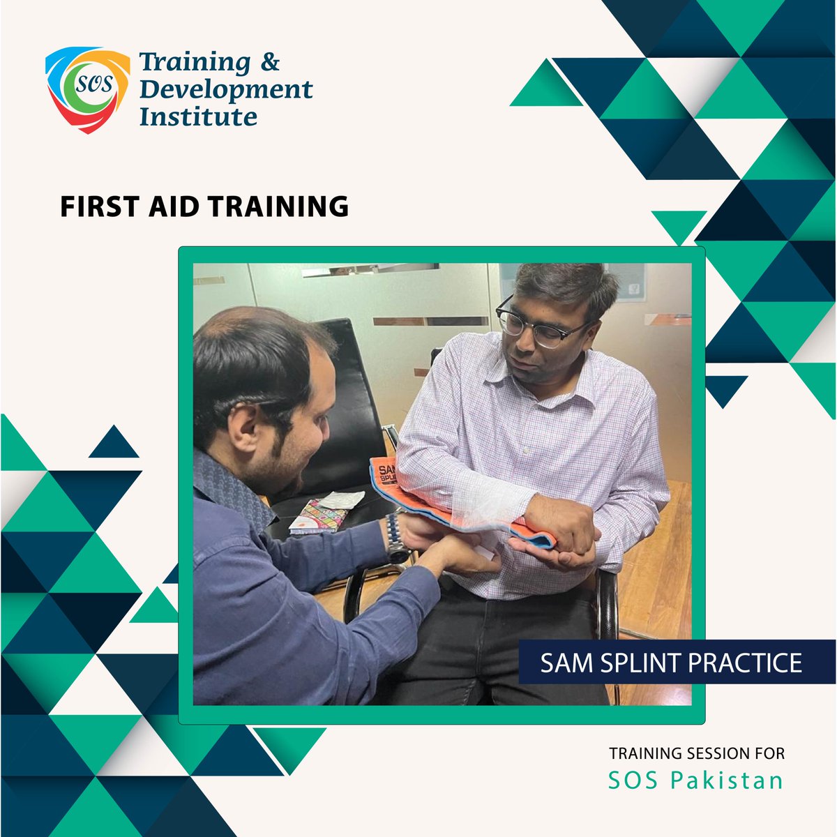 SOS_Training_'s tweet photo. First Aid Training program at SOS Training Institute. Book our training for your organization,
@arooj.malik@sospakistan.net or +92 331 4123291. #sostraininganddevelopmentinstitute #AroojMalik #SOS #professionaldevelopment#FirstAid https://t.co/DpaoTOnpEW