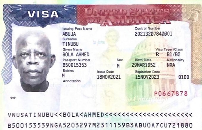 UkomahM's tweet photo. Tinubu's date of birth on his passport is 1952. On his transcript the date of birth is 1954. On his CSU Application form, the date of birth is 1955.

One Papa, 3 Date of Birth.

#TinubuMustResignNow 
#ImpeachBolaTinubuNow https://t.co/7WBhs9HfBI