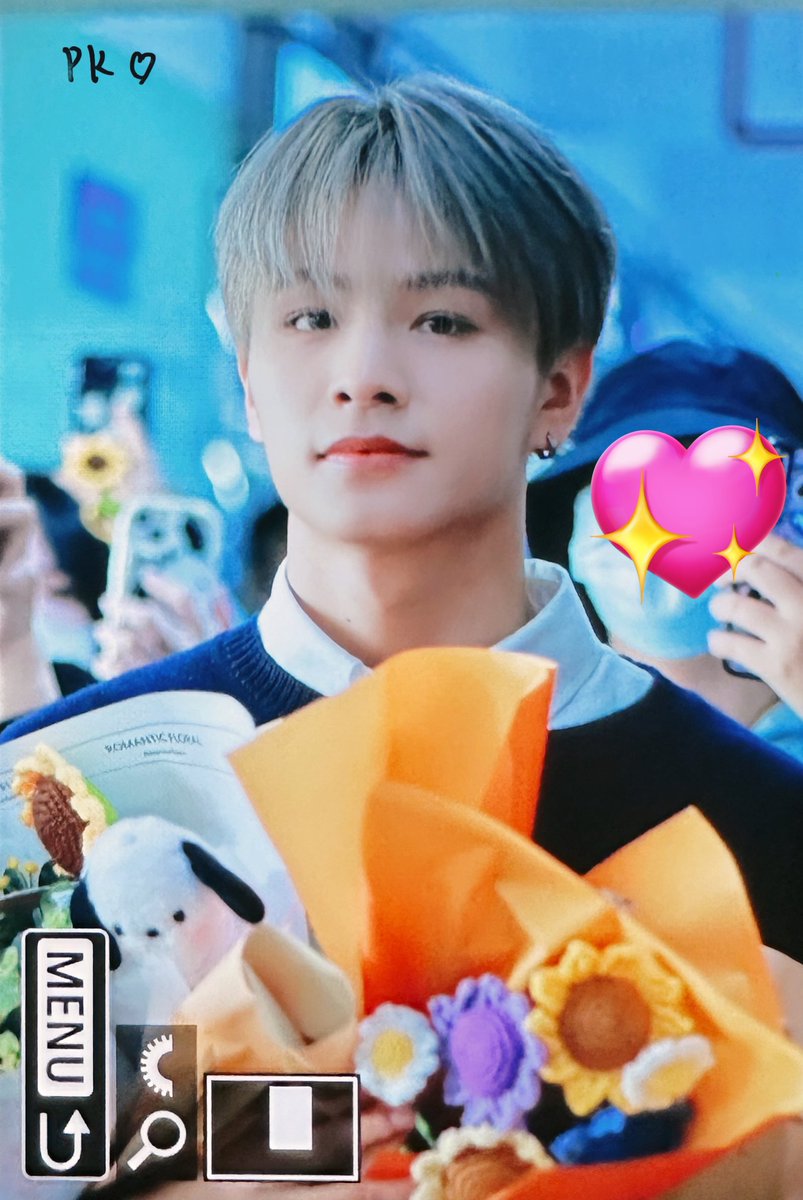 wzh_0306's tweet photo. 231003 💐💐💐
#LEV #레비 #レビ #A_I_BAE  #왕즈하오 https://t.co/YaJ2xkzfPZ