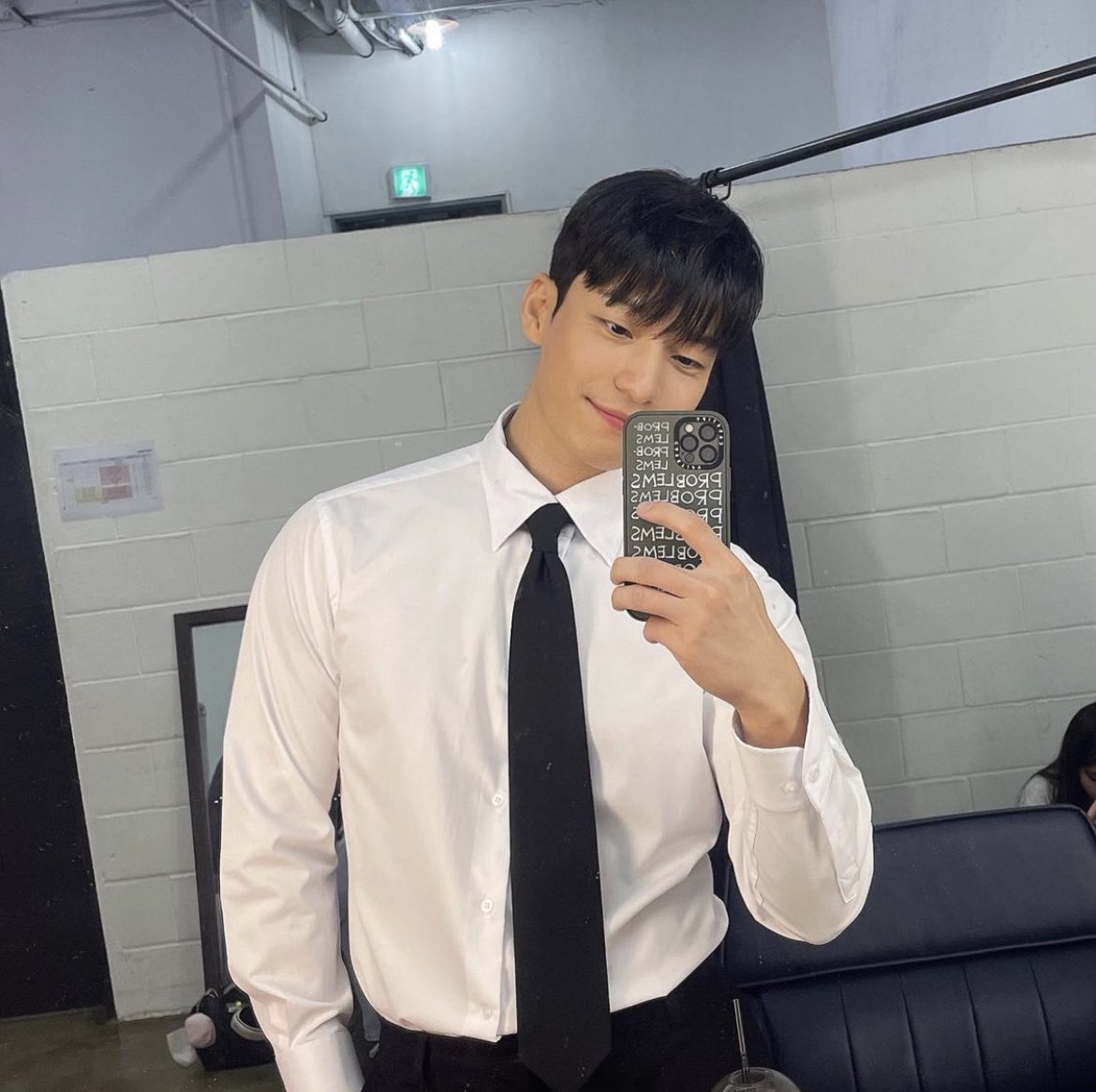 pal_gong_o's tweet photo. 위하준과 히읗은 뗄 수 없는 관계인가 보다..
황준호에 이어 이준호인 것도 신기하고 지금까지 맡은 배역에 호 들어간 게 절반일 듯 ..😻 https://t.co/8f0yZ9SBbF