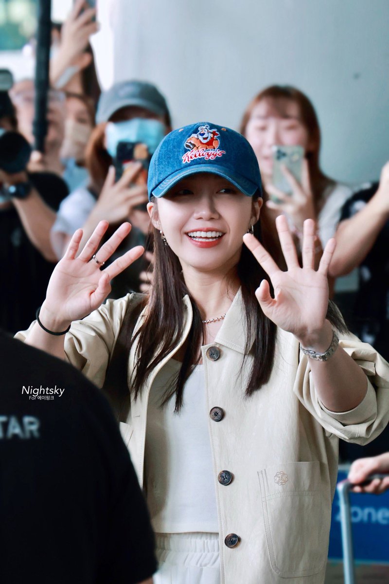 231003 HKG #정은지 <a href="/Apinkjej/">정은지</a>

우리 슈스믕믕이👑🐶 왔당

#은지 #Eunji #에이핑크 #Apink