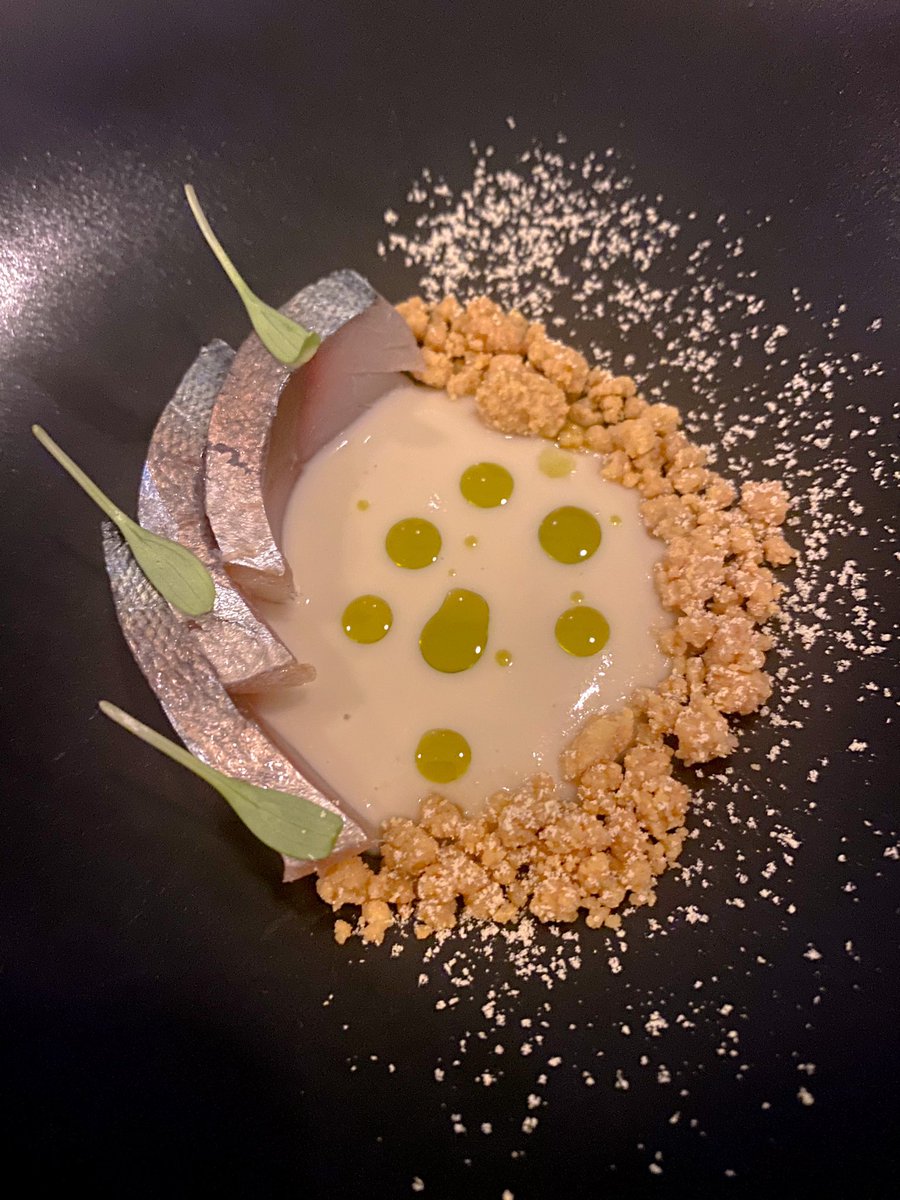 corviniano's tweet photo. 🍽 Donaire - Adeje @restaurante_donaire 

Hotel GF Victoria @gfhvictoria 

👨‍🍳 Jesús Camacho - @jesuscamachohiguera 

➡️ Caballa ahumada, ajoblanco, gofio y cilantro. 🔝🔝🔝

#fotogastronomica #fotografiagastronomica #gastronomia #foodphotography #restaurantestenerife https://t.co/O9hXwErD8a