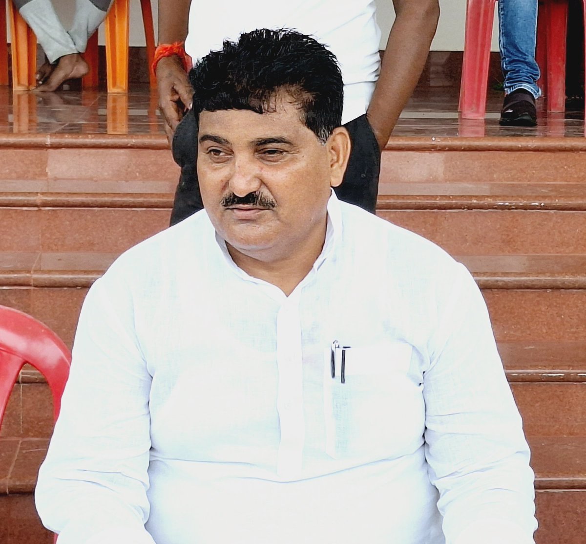 AjaySinghMLA's tweet photo. विधानसभा अन्तर्गत स्थित ग्राम- लजघटा आवास पर #_हर्रैया_जनता_दर्शन में आये हुये क्षेत्रवासियों की समस्याओं को सुनकर उनके यथोचित निराकरण की कार्यवाही हेतु सम्बन्धित अधिकारियों को निर्देशित किया।
#SewakBharatKa #AjaySinghMlaHarraiya
#9YearsOfModiGoverment https://t.co/EGSTiFrBIi