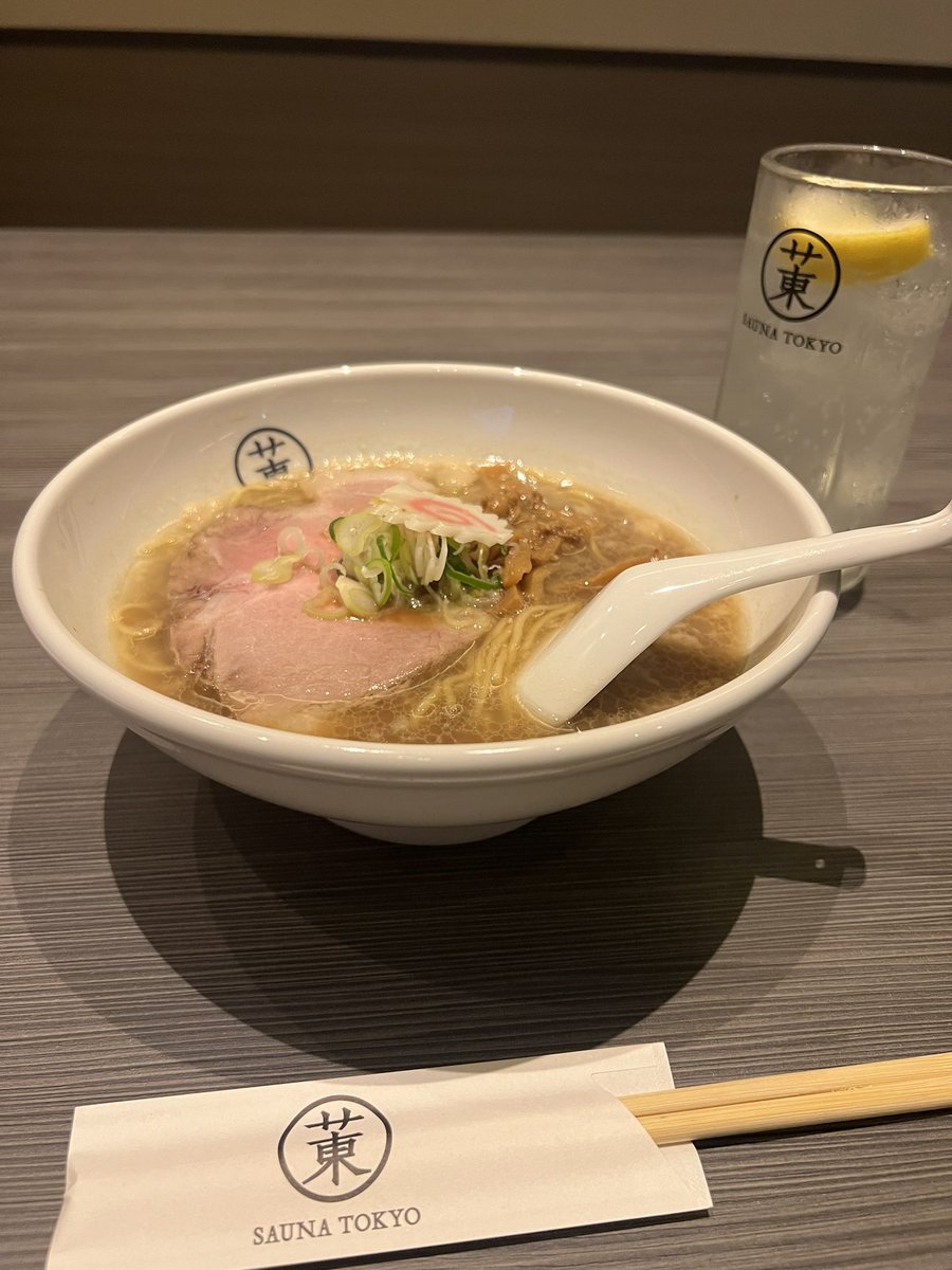megu66_66's tweet photo. サウナ東京レディースデイ🧖🏻‍♀️に行ってきました✨抽選で100名と人数制限してたので、沢山サウナに入れました。
サウナいくつもあったし、アウフグース2回とも楽しくて気持ちよくて最高でした！
サ飯は醤油ラーメン🍜とレモンサワー🍋
またレディースデイに行きたいな。

 #サウナ東京
 #サウナイキタイ https://t.co/NKCycDjH87
