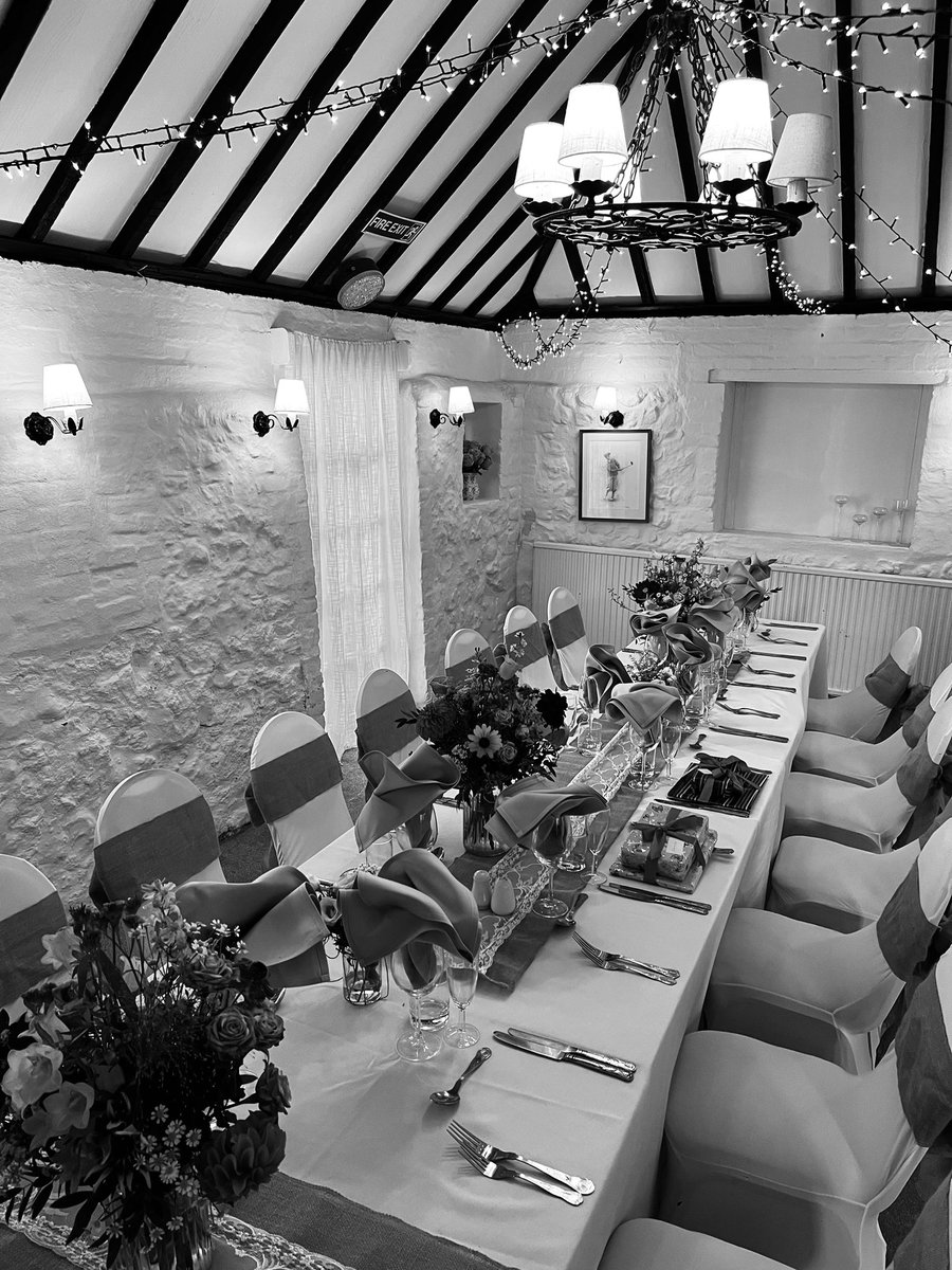 Inglenook Hotel tweet media