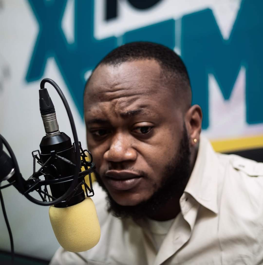 XL1069_FM's tweet photo. Link up &amp; engage here as #TheXLSuperBreakfastShow☕keeps you company, while you walk deeper into the week on !!!🙃

@YUGEEBAMIDELE is back in here with the right tunes &amp; vibes to start your Tuesday!!💃🕺💪🏽

Listen live🌍 here👇🏾
https://t.co/53wEDBfaur

#TwoPlayTuesday✌🏽 https://t.co/MT72pqxD9E