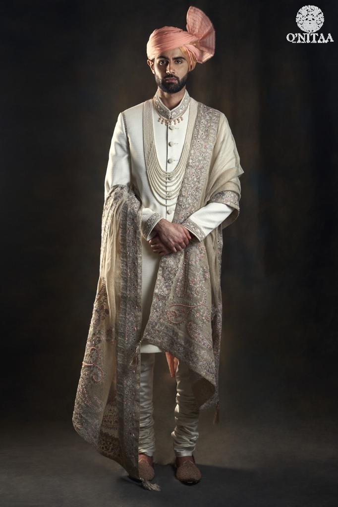 Onitaa's exquisite designer sherwani sits on your body like the colorful plumage of an exotic bird. Superb silk couture artistry elevates the look of this outfit to a new level of luxury.
Visit: bit.ly/2KYkWsM
WhatsApp: +44(0)7807751166
Email: sale@onitaa.co.uk
