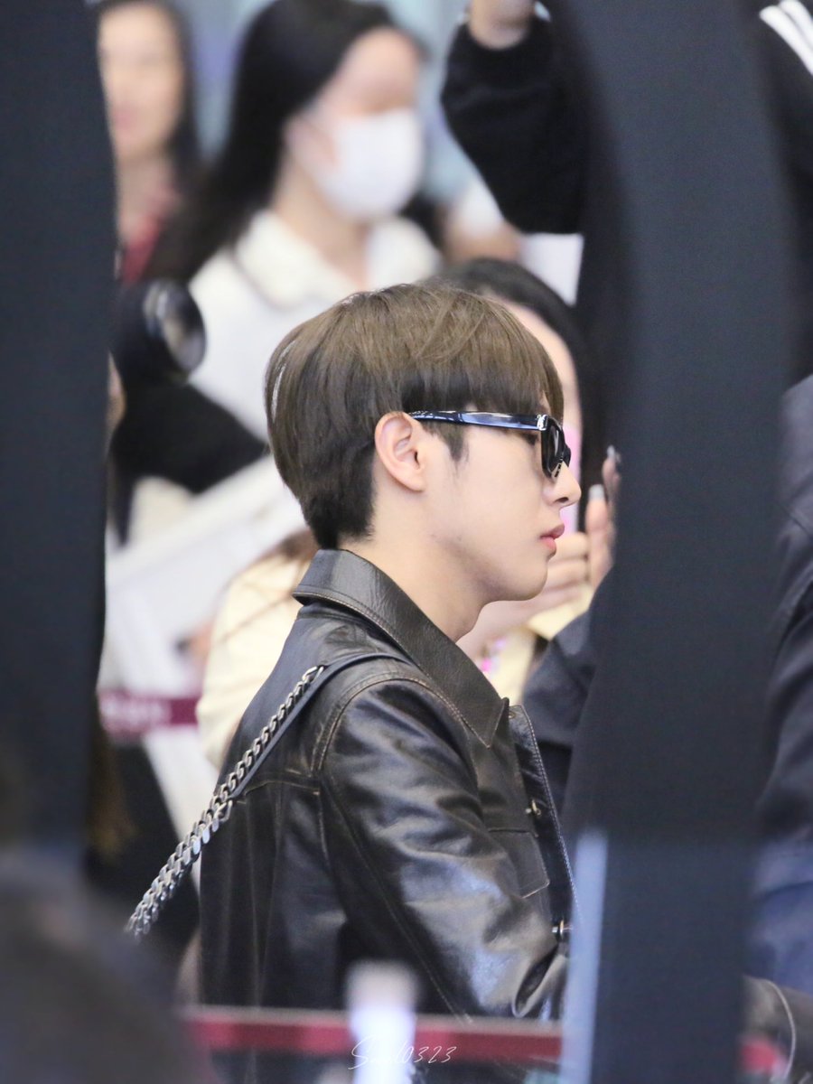 Causeiammyself's tweet photo. 230914 GMP김포국제공항 출발✈️
#RENJUN #런쥔 #仁俊 #黄仁俊
#NCT #NCTDREAM https://t.co/lTLiHpm6Si