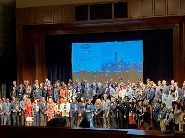 AOA_ortho's tweet photo. Last week AOA CEO and Chair of the AEHA Steering Committee Adrian Cosenza moderated the opening plenary of the 10th Asia-Pacific Economic Cooperation (APEC) Business Ethics for SMEs in Washington. https://t.co/tkRHptavIX